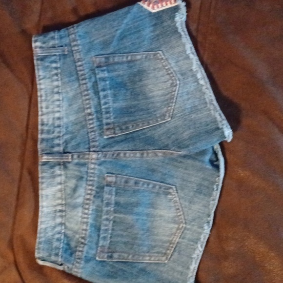 FOREVER 21 PREMIUM DENIM, SIZE 28 WOMENS SHORTS. - Picture 4 of 8